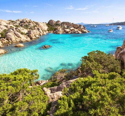 Uno splendido panorama della nostra destinazione "Mare Cristallino", nel cuore della Sardegna
