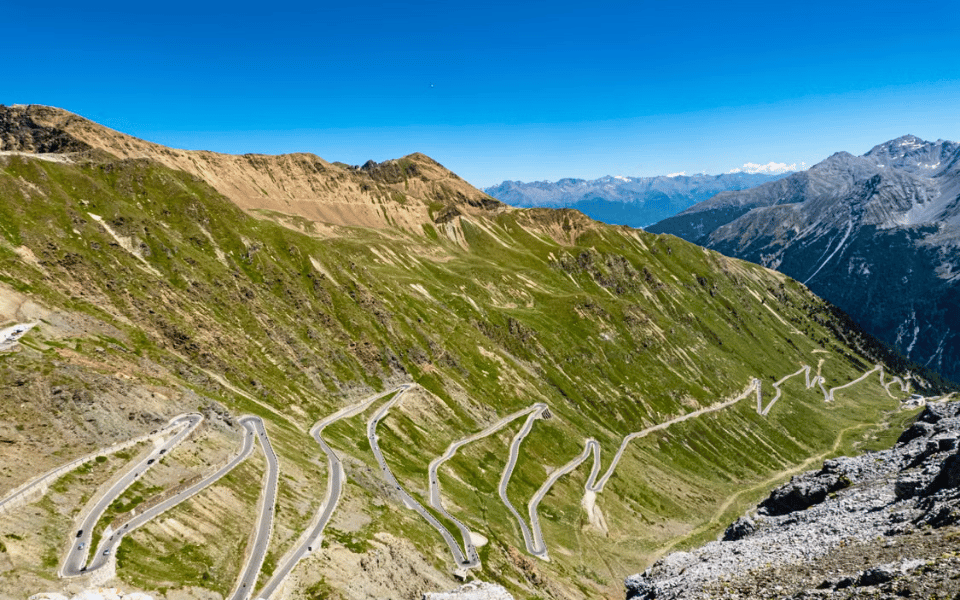 Splendida vista sugli iconici passi delle Dolomiti